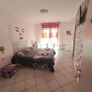 Metalla Bed & Breakfast